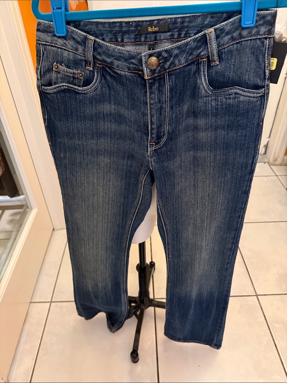 Reba Jeans with Back Pocket Detailing